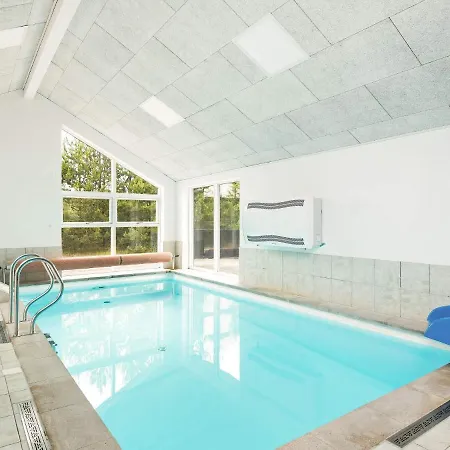 Holiday L Holiday home *
